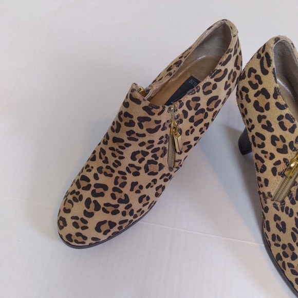AJ Valenci Leopard Print Leather Heeled Ankle Booties Size 7 - Picture 2 of 10